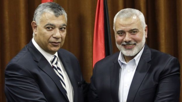 إسماعيل هنية بجانب رئيس المخابرات العامة المصرية