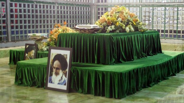 Shrine of the late Ayatollah Ruhollah Khomeini at Khomeini's mausoleum in Tehran (2009)