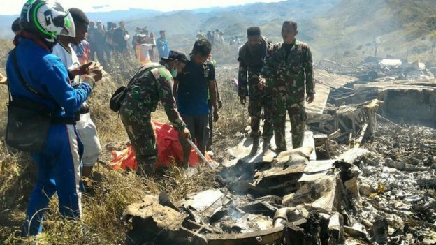 Wreckage of Indonesian air force C-130 in Papua, 18 December 2016