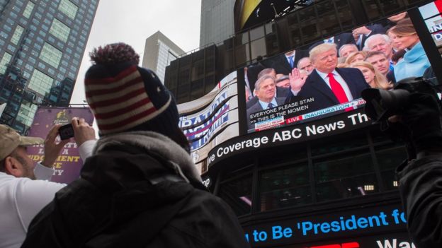 Transmisión del juramento de Donald Trump en Time Square