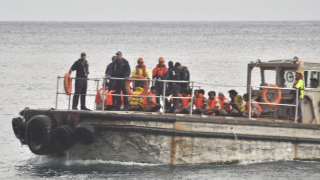 Pemerintah Australia kini menghadapi gugatan karena memperlakukan anak-anak yang terlibat penyeludupan pengungsi dengan tidak baik