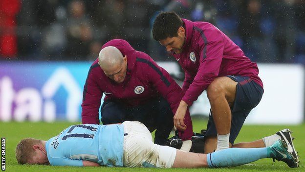 Kevin de Bruyne was forced off after a tackle by Jason Puncheon