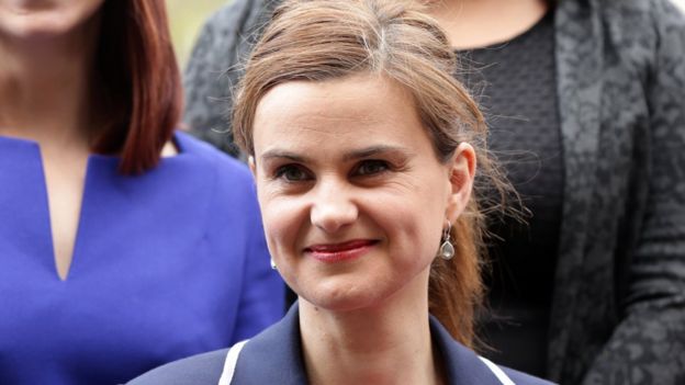 Jo Cox junto a otras mujeres laboristas.