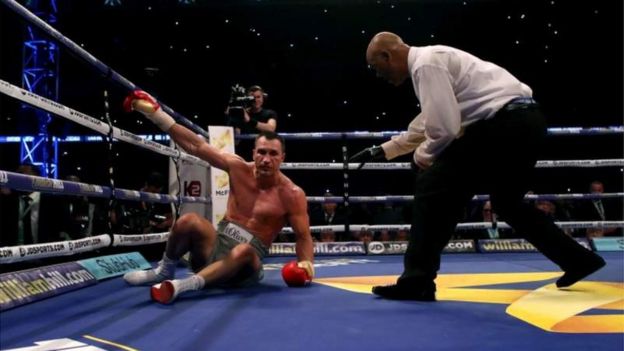 Wareeggii 11aad ayaa dhulka la dhigay Klitschko