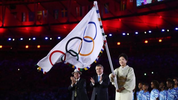 Olimpiyat bayrağı Japonya'ya devredildi