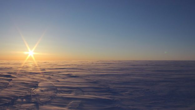 Sol sobre capas de hielo