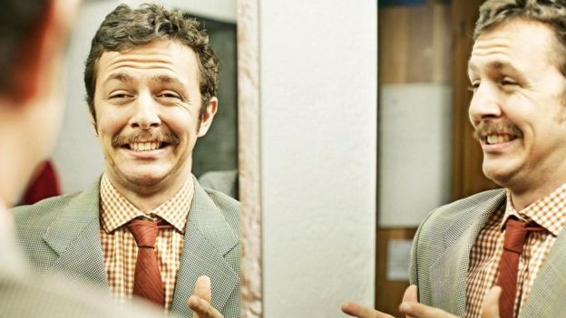 التحدث إلى النفس بصوت مسموع 