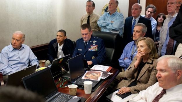 El entonces presidente de Estados Unidos, Barack Obama, mientras se llevaba a cabo la operación para matar a Bin Laden en 2011.