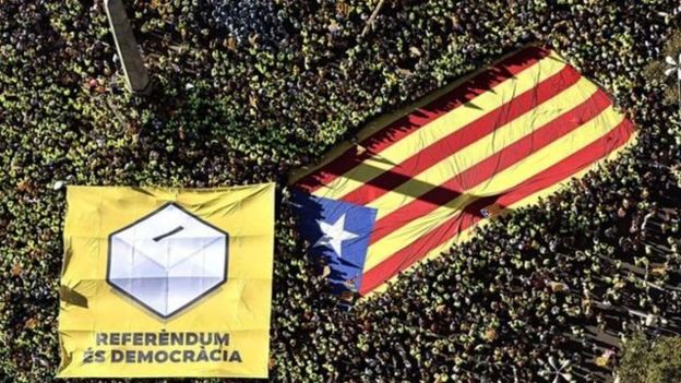 Spanduk besar pada hari nasional Catalunya atau Diada pada 12 September lalu. 