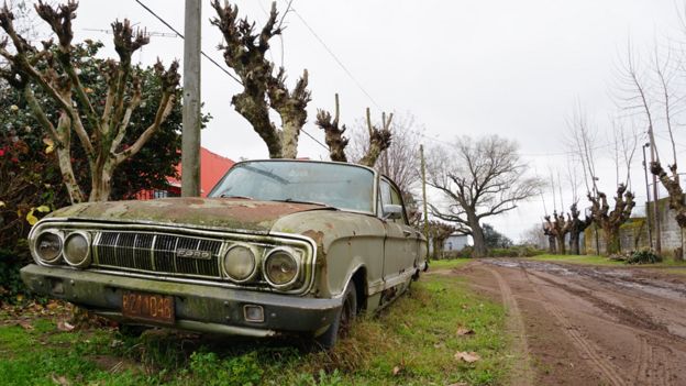 Carro en Ernestina