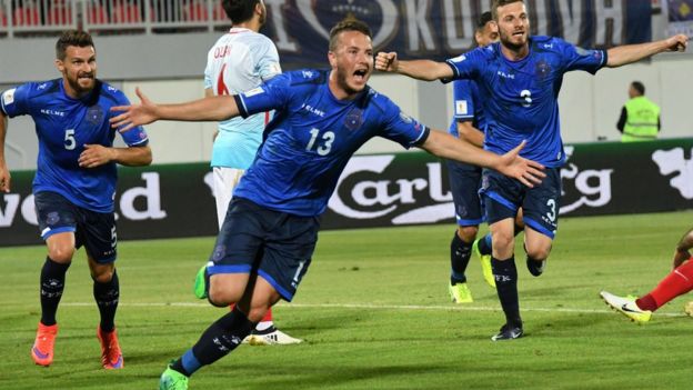 Jugadores de Kosovo