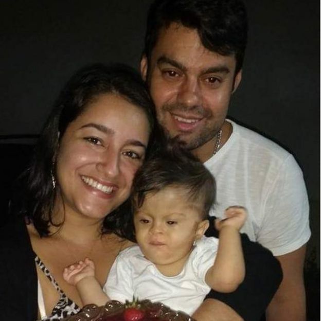 Anderson, sua mulher e filha