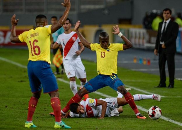 Partido de fútbol entre Perú y Ecuador