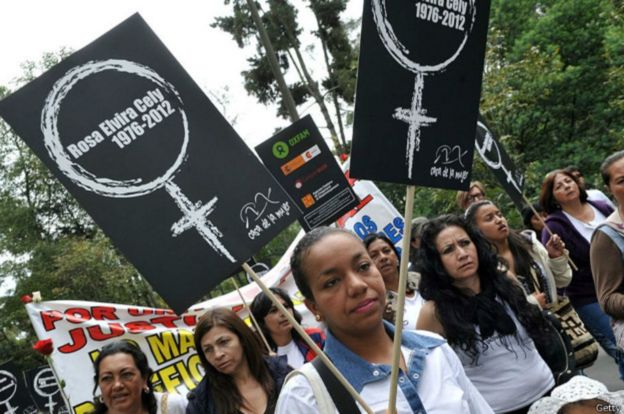 Mujeres protestan en Colombia por la muerte de Rosa Elvira Cely en 2012