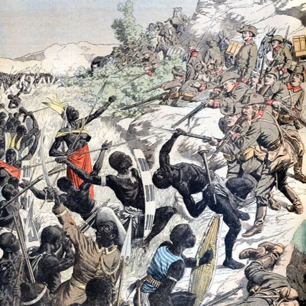 Ilustración de la época mostrando una batalla entre guerreros Herero y tropas alemanas