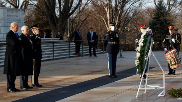 Donald Trump y Mike Pence en Arlington