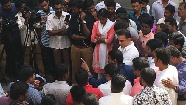 ''நான் நேசித்த கலைஞனுக்கு வாழ்த்து சொல்ல வந்தேன்'': கமலை சந்தித்த சீமான்