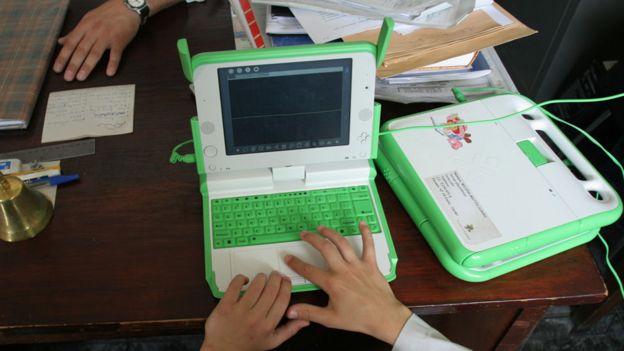 Computadora portátil del Plam Ceibal.