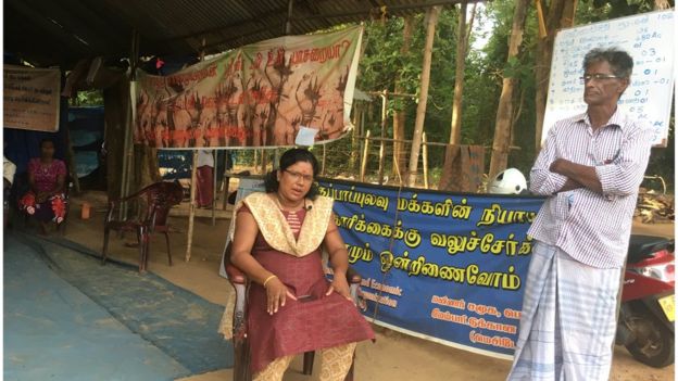 நிலங்கள் ஆக்கிரமிப்பட்டதால் பாதிக்கப்பட்டவர்கள்