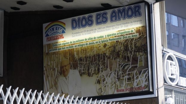 Entrada de iglesia Dios es Amor