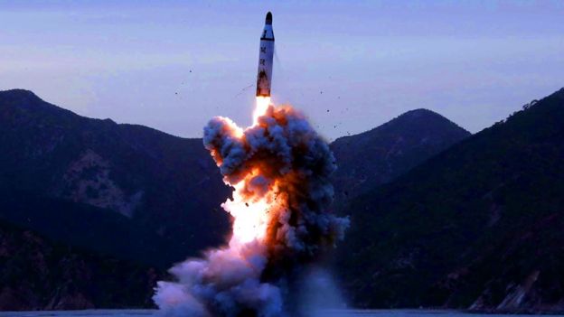 برنامج كوريا الشمالية الصاروخي وأهدافه _95869787_5291d3d7-3f22-4ef5-bee4-2e55471943e1