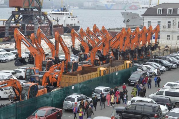Vladivostok and passengers who came off ferry, 18 May 17