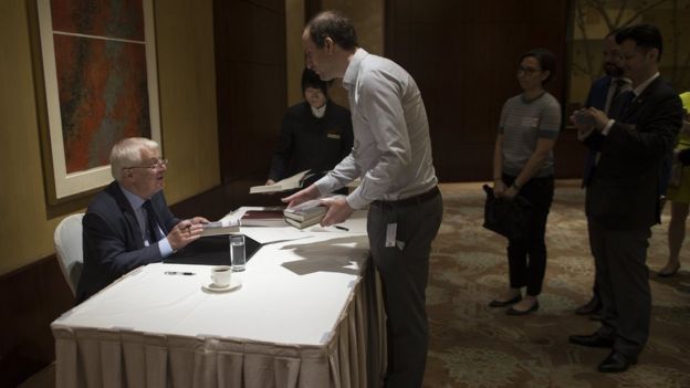 CHRIS PATTEN SIGNING BOOKS