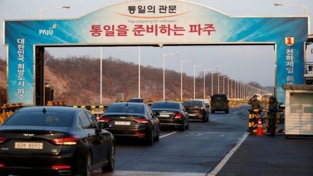 Vehicles with South Korea's delegation drive past a checkpoint on the Grand Unification Bridge that leads to the truce village of Panmunjom. Photo: 9 January 2018