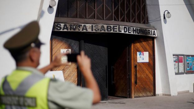 Igreja alvo de explosivos em Santiago
