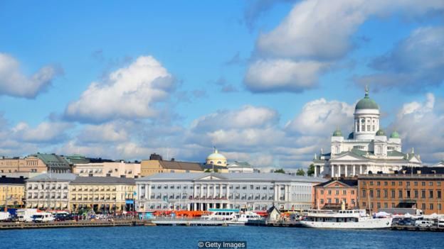 Cảnh quan kiến trúc của Helsinki được chế ngự bởi tòa thánh màu trắng Neo-Classical do Carl Ludwig Engel thiết kế