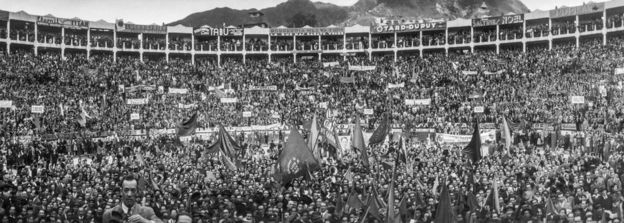 Multitudes en la plaza de toros