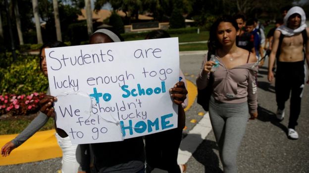 佛羅里達州發生槍擊案後，美國有學生組織遊行，要求當局加強槍械管制