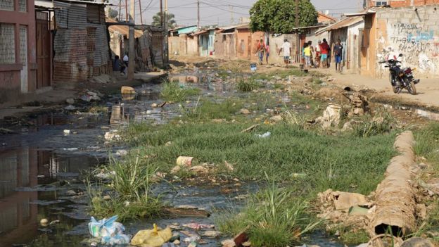 Basurales en Luanda