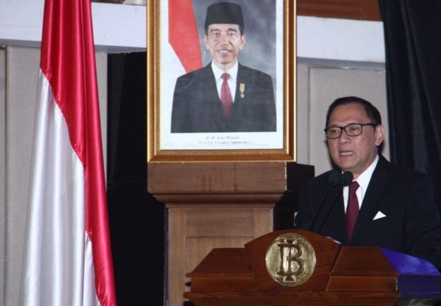 Gubernur Bank Indonesia Agus Martowardojo mengatakan pihaknya melarang bitcoin untuk menjaga persaingan usaha, pengendalian risiko, dan perlindungan konsumen.