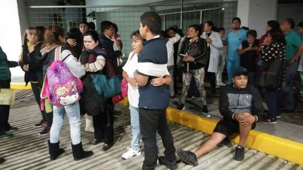 مقتل 15 شخصا في أقوى زلزال يضرب المكسيك منذ قرن _97715228__97714734_041533957-1-2