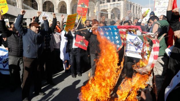مظاهرة مناهضة للولايات المتحدة وإسرائيل في العاصمة طهران