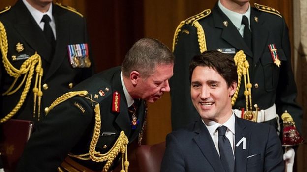 El general Jonathan Vance junto al primer ministro canadiense Justin Trudeau.