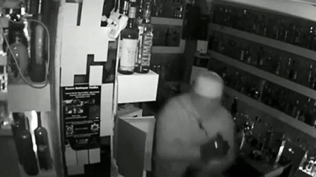 L'image du supposé voleur montré par la CCTV