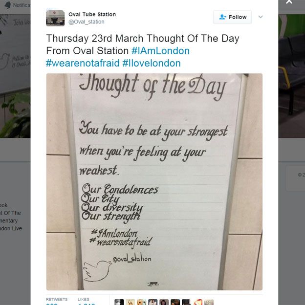 Cartel en la estación del metro de Oval en Londres