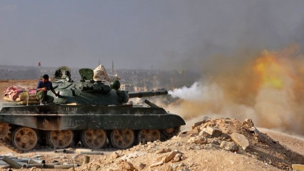 தேர் அசோர் நகரில் ஐ.எஸ் அமைப்பை எதிர்த்து சிரிய ராணுவம் நடத்திய தாக்குதல்