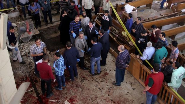 36 قتيلا وعشرات المصابين في انفجارين بكنيستين في طنطا والاسكندرية في مصر _95559448_hi038927218