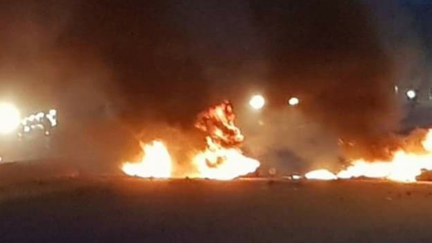 Le feu et la fumée enveloppent N'Djamena, la capitale Tchadienne.