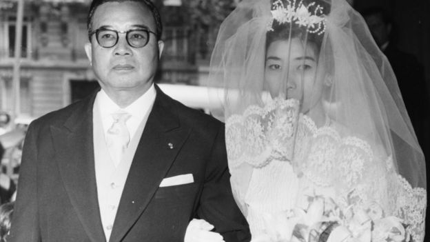 Souvanna-Phouma đưa con gái đi cưới chồng trong ngày lễ 3/07/1962 ở Paris