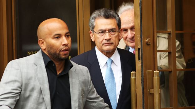 Rajat Gupta tras ser condenado.