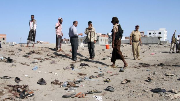 Yemenis gather at al-Sawlaba base in Aden