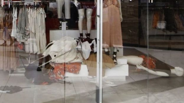 ஆடை நிறுவனம் மீது தாக்குதல்