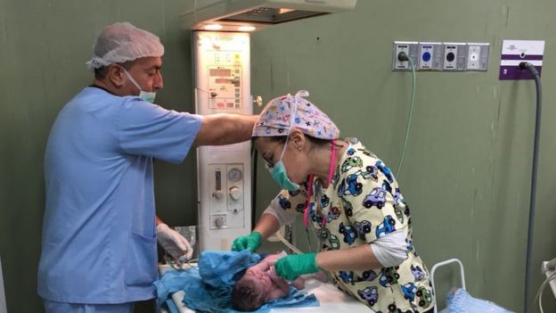Liliana Mesquita trata de criança que nasceu em hospital em Gaza