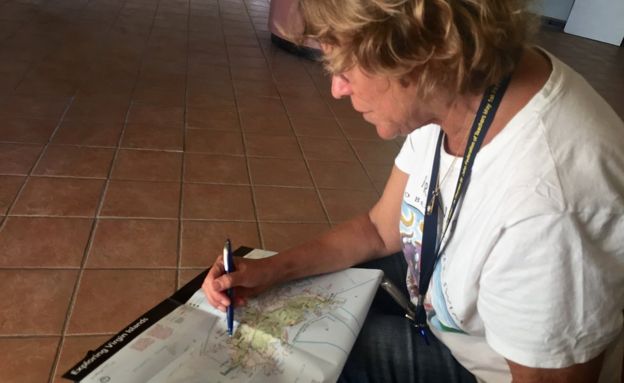 La periodista Amy Roberts