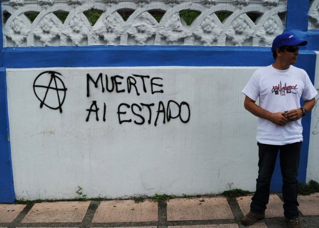 Pintada que dice "Muerte al Estado" en San José, Costa Rica, el 26 de junio de 2012.