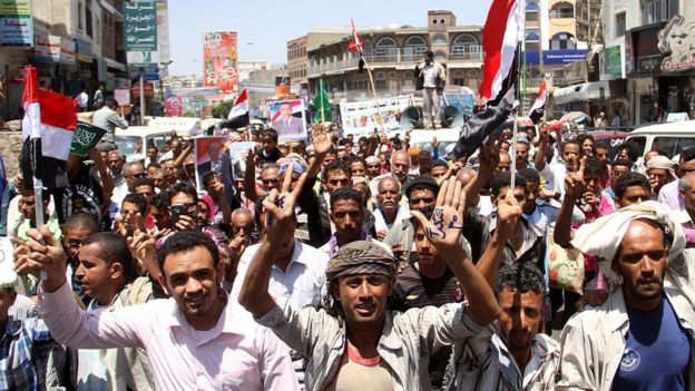 احتج سكان تعز على الحوثيين عندما وصل المتمردون إلى المدينة في مارس 2015